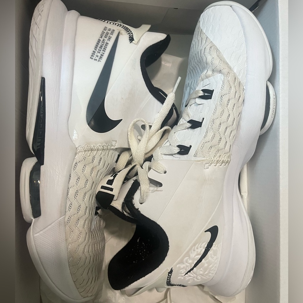 Lebron Witness V Basketball shoes - Picture 1 of 5